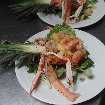 Logis Hotel Restaurant Le Commerce Guichen Ngoại thất bức ảnh