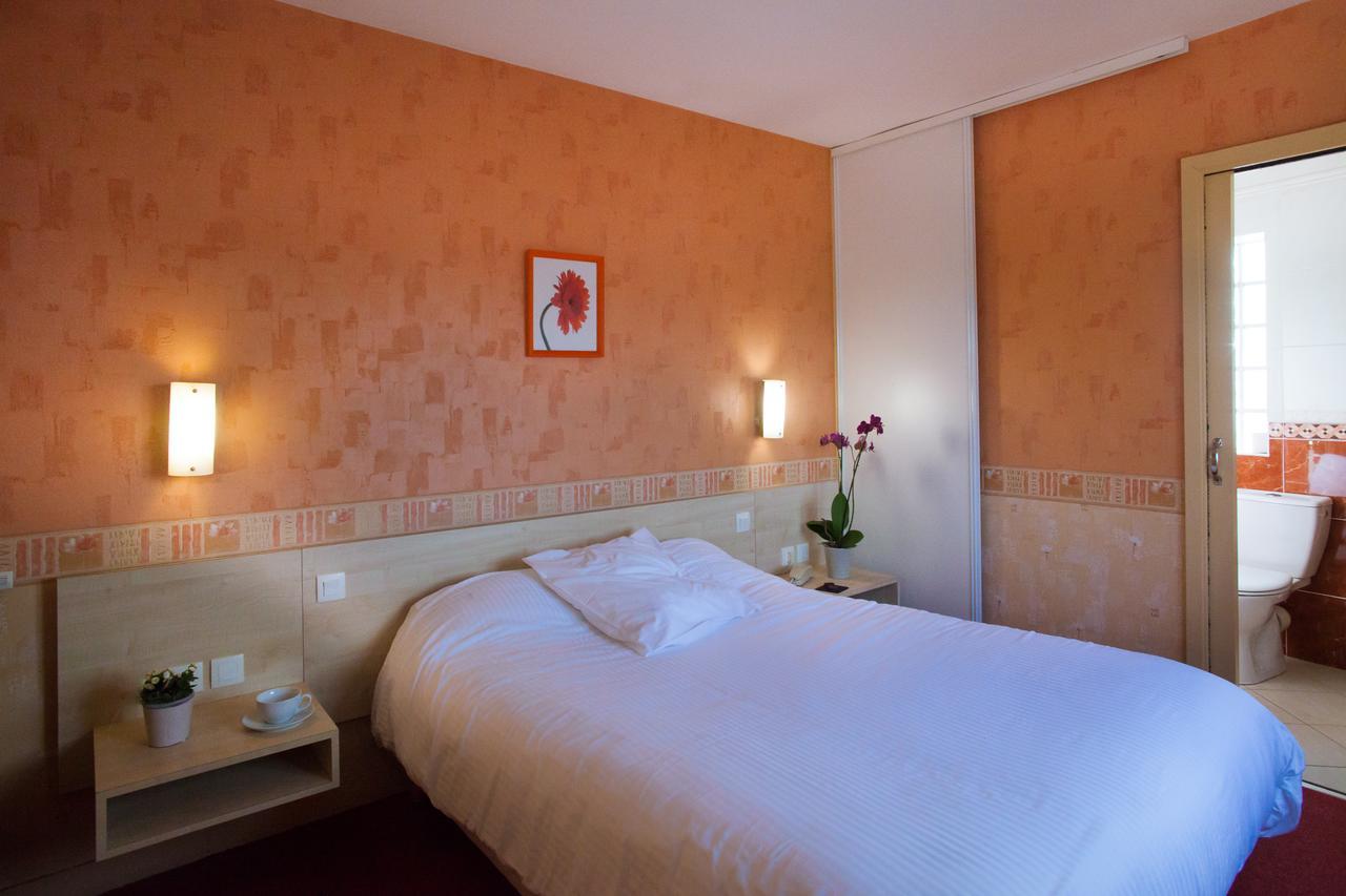 Logis Hotel Restaurant Le Commerce Guichen Ngoại thất bức ảnh